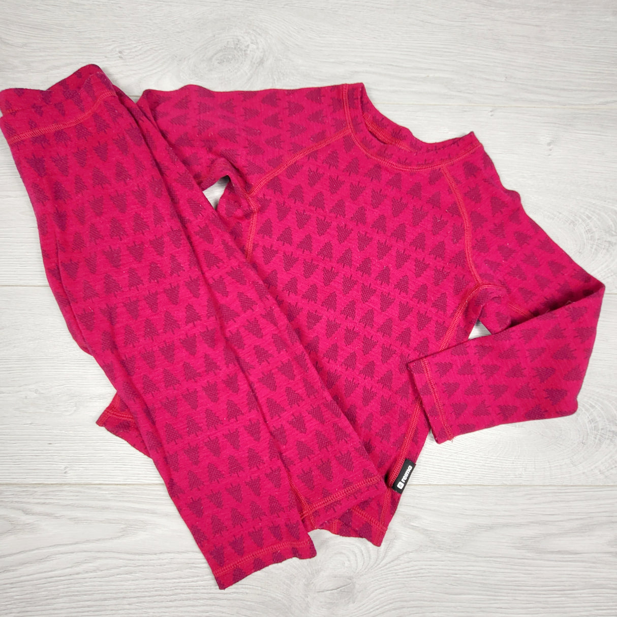 BNG1 - Reima dark pink 2pc wool blend thermal set with trees. Size 110 (5T)