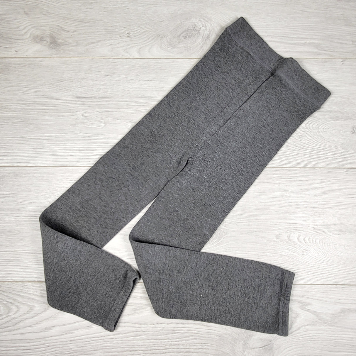 BNG2 - Uniqlo grey HeatTech extra warm cotton leggings. Size 7/8