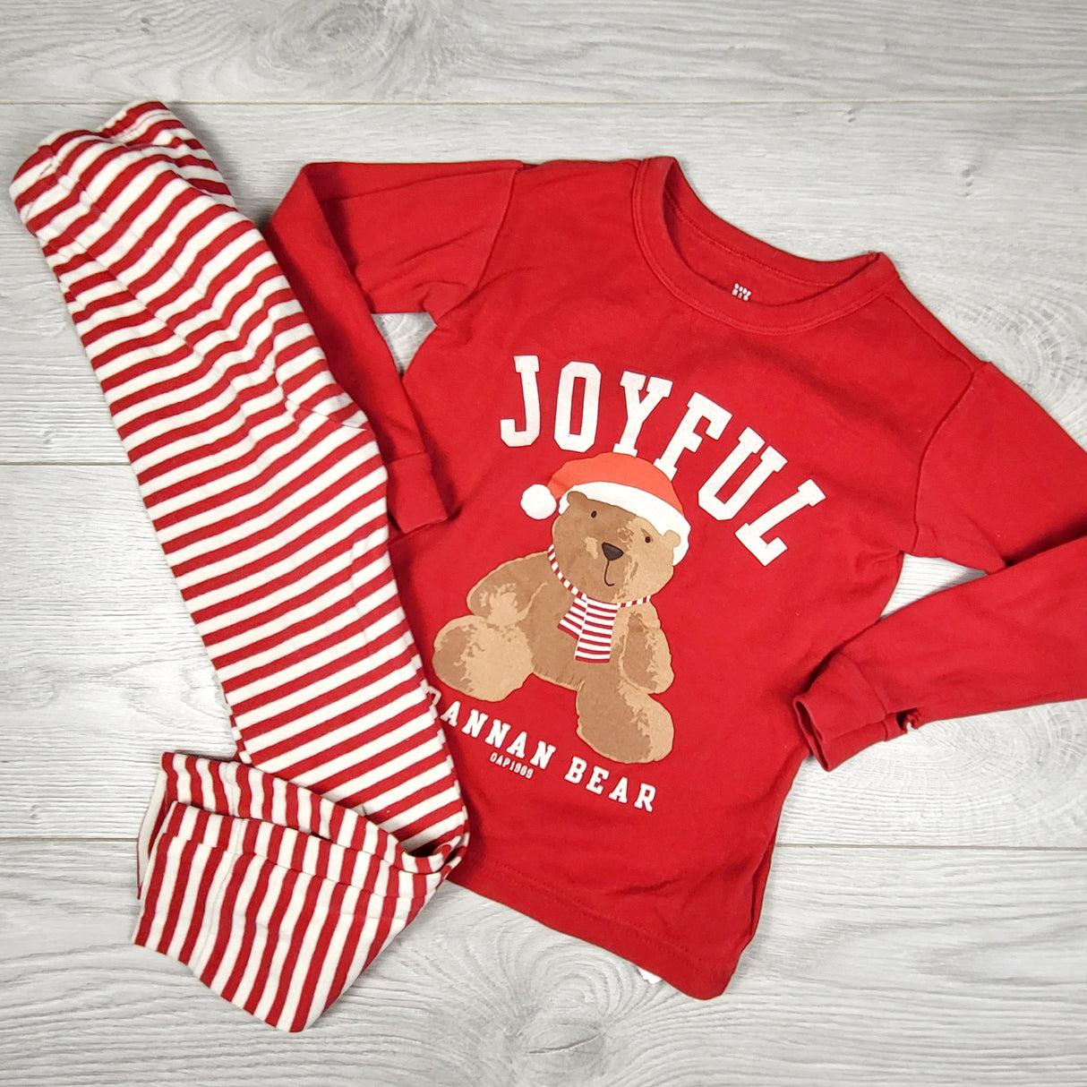 BNG2 - Gap red and white organic cotton 2pc bear PJs. Size 4T