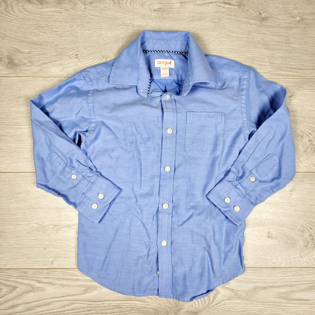 BNG2 - Cat and Jack blue button down dress shirt. Size 4/5T