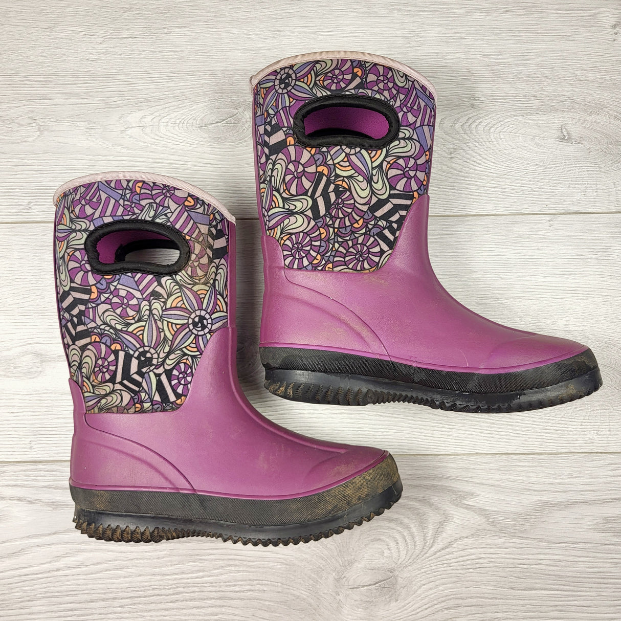 GFST1 - George purple patterned rain boots. Youth size 2