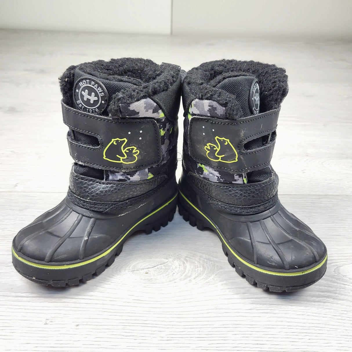 GFST1 - Hot Paws black fleece lined snow boots. Size 7