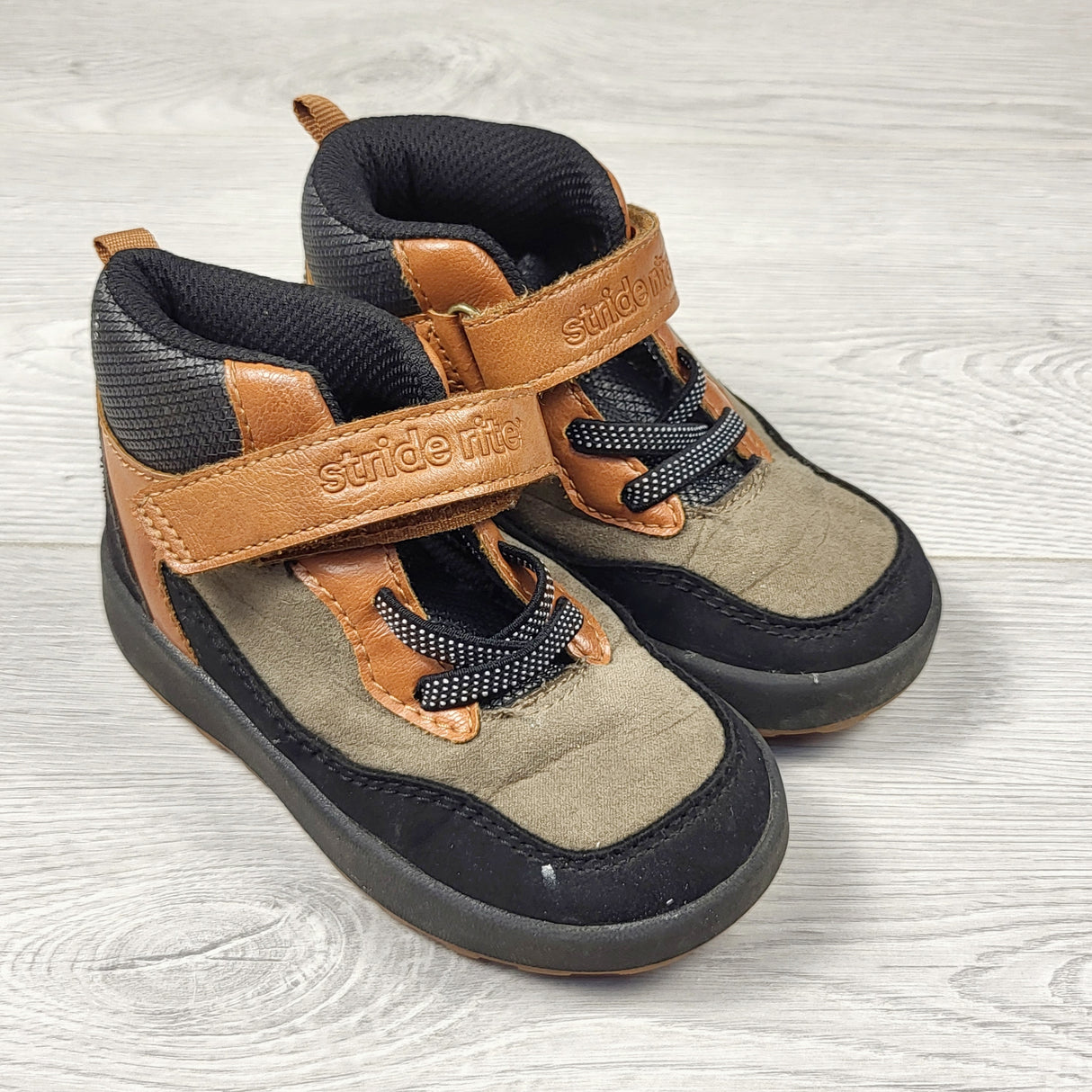 GFST1 - Stride Rite "Tawny" boots. Size 7M