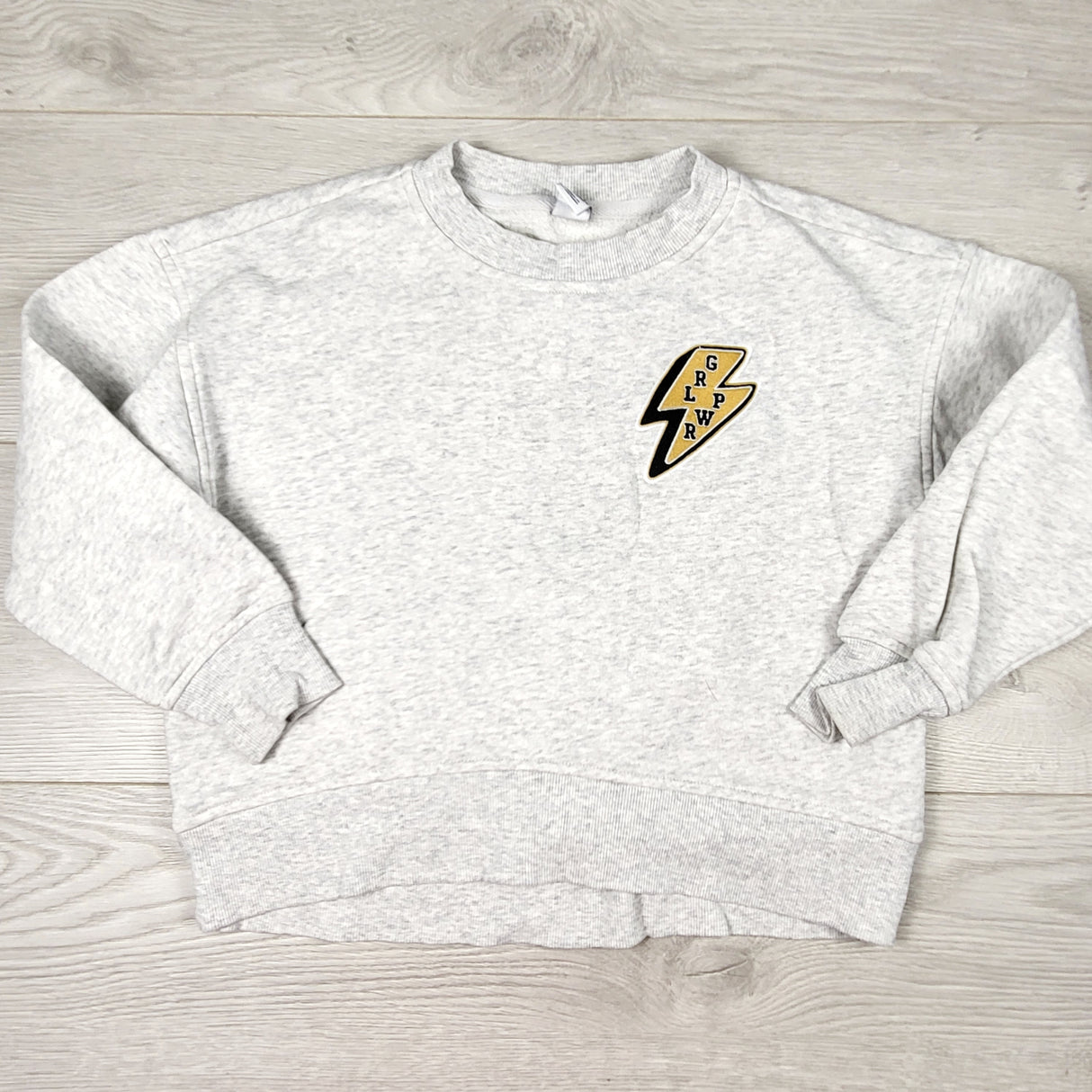 TSAM1 - Old Navy grey "Grl Pwr" sweatshirt. Size 6/7