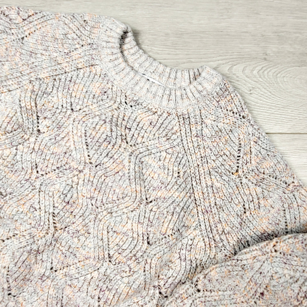 TSAM1 - Old Navy speckled sweater. Size 6/7