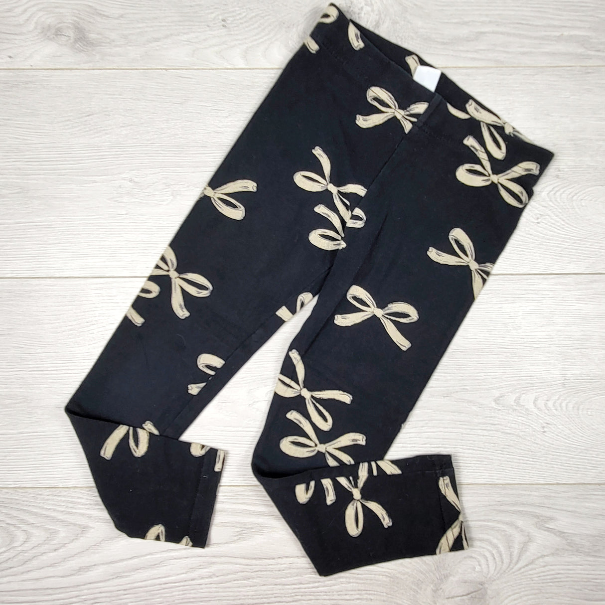 TSAM1 - Carters black leggings with bows. Size 6/6X