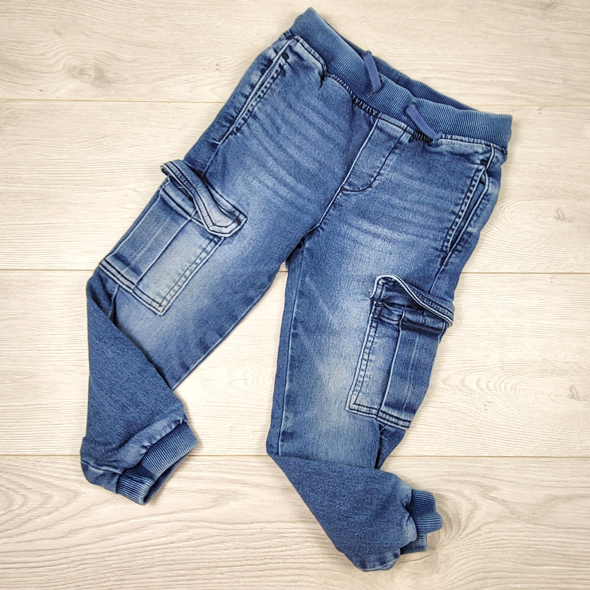 TSAM1 - H and M denim cargo joggers. Size 3/4T