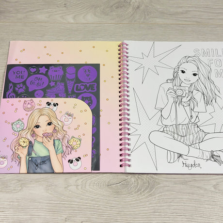 GFST22 - NEW - Top Model colouring book with stickers