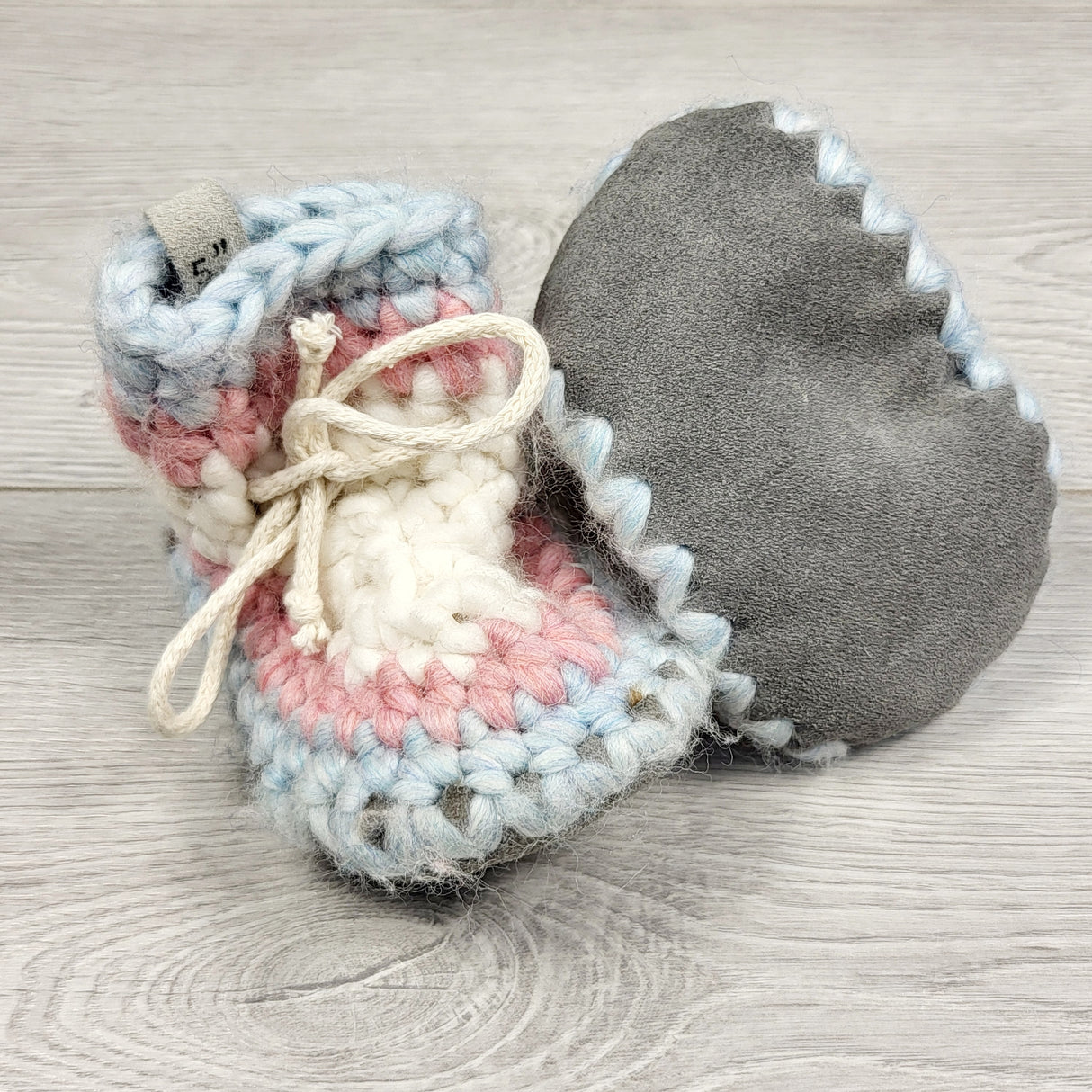 ORW1 - Raigs brand Padraig style sheepskin slippers. Size like a size 4 🍁