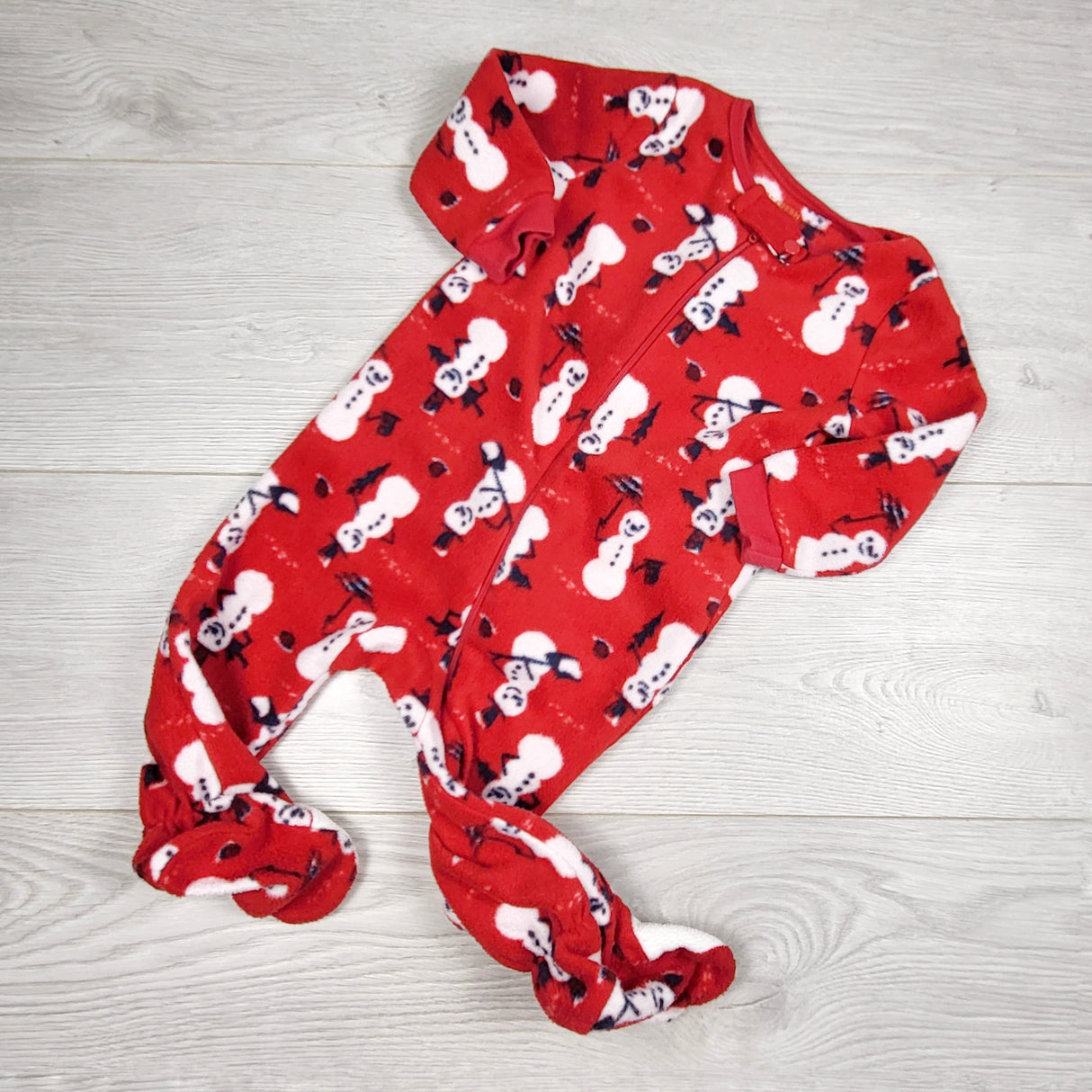 ORW1 - Joe red zippered fleece snowman sleeper. Size 6-12 months 🍁