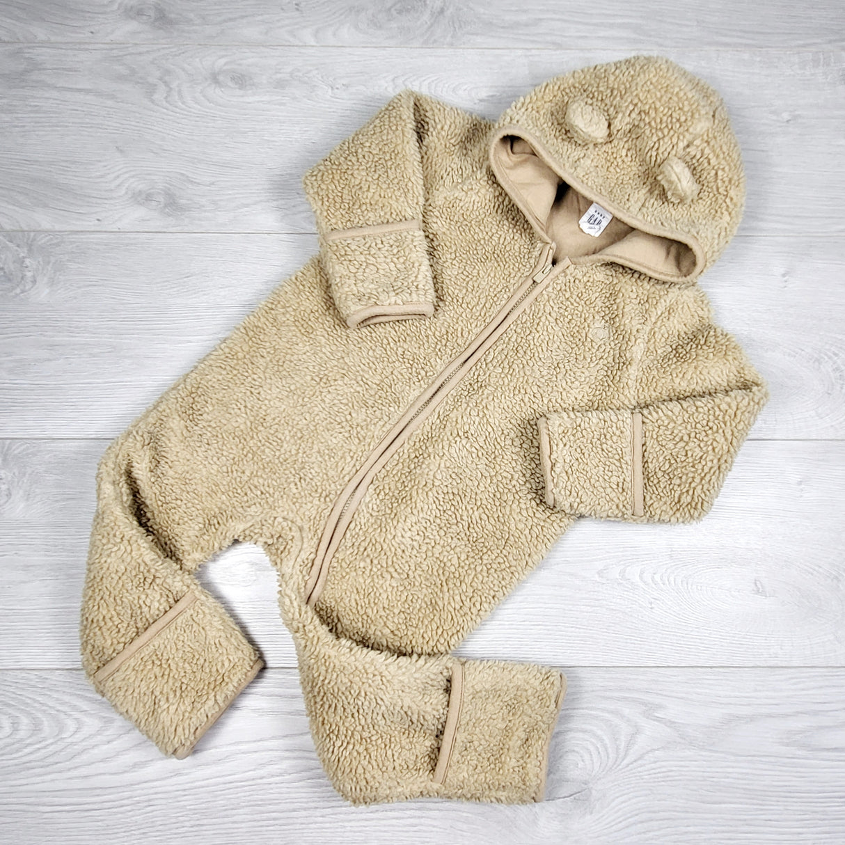 ORW1 - Gap tan hooded sherpa bunting suit. Size 12-18 months