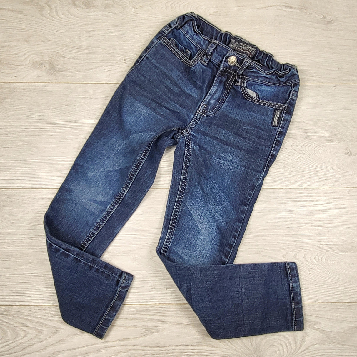 LHEP2 - Silver "Sasha" jeans. Size 5T