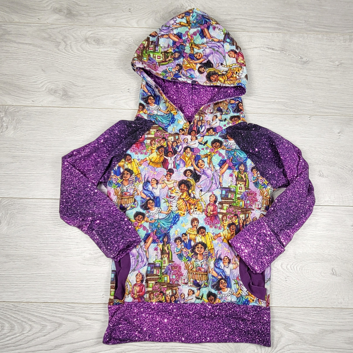 LHEP2 - CKJM handmade Encanto hoodie. Size 3-6 Years 🍁