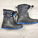 JKZ2 - XMTN black and blue snow boots. Youth size 2