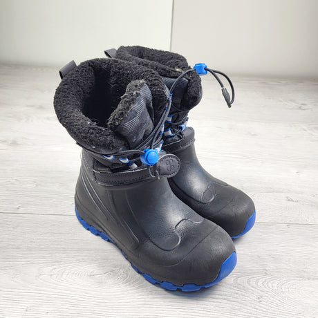 JKZ2 - XMTN black and blue snow boots. Youth size 2