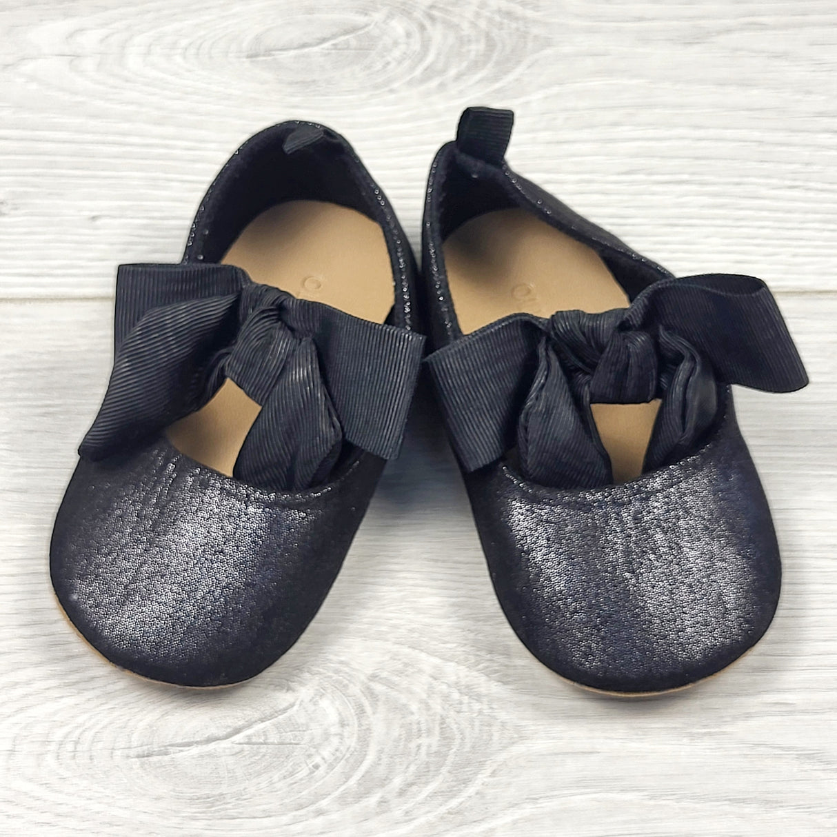 COWN1 - Old Navy black sparkly soft soled shoes. Size 12-18 months