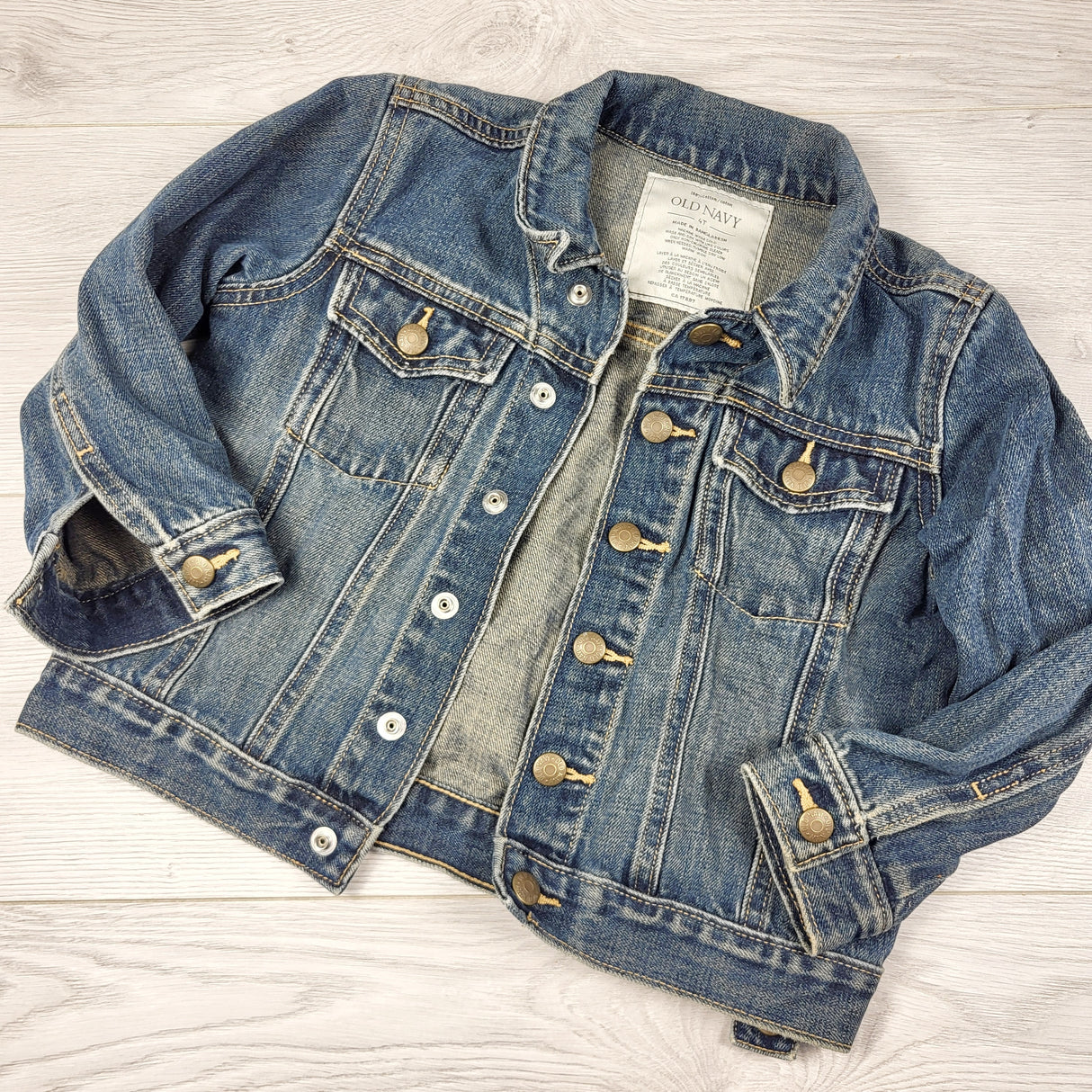 RHW2 - Old Navy snap button denim jacket. Size 4T