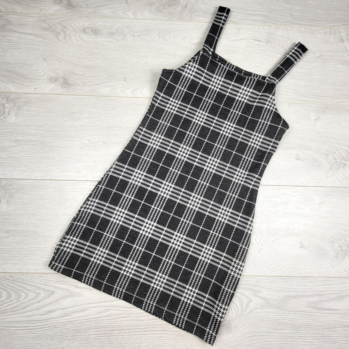 APPL1 - Urban Kids black and white plaid dress. Size 7/8