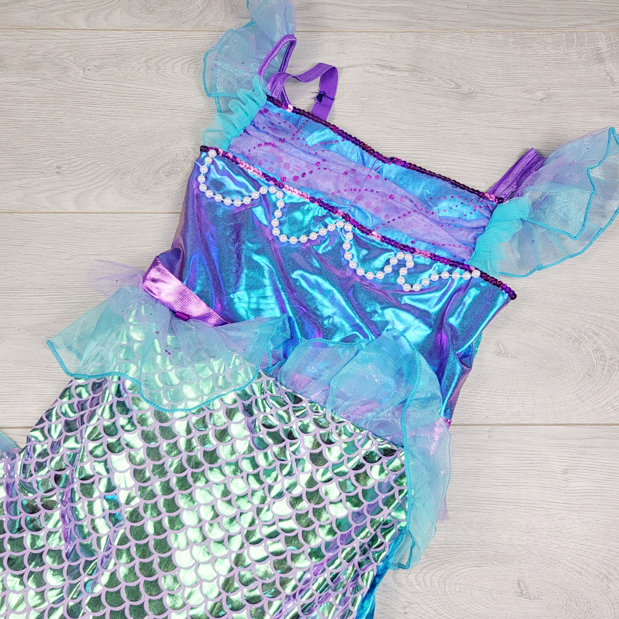 APPL1 - Mermaid costume. Approx 6-8 Years