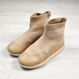 CMRD11 - Heyfolks beige Voyager boots. Youth size 3 🍁