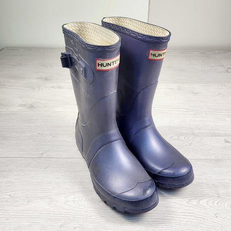 CMRD11 - Hunter rain boots. Youth size 5 (UK size 4)