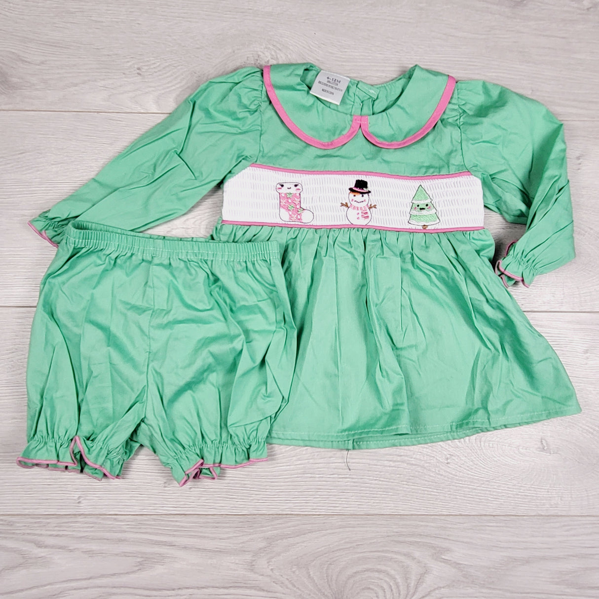 JEPR11 - Green 2pc Christmas set. Size 6-12 months