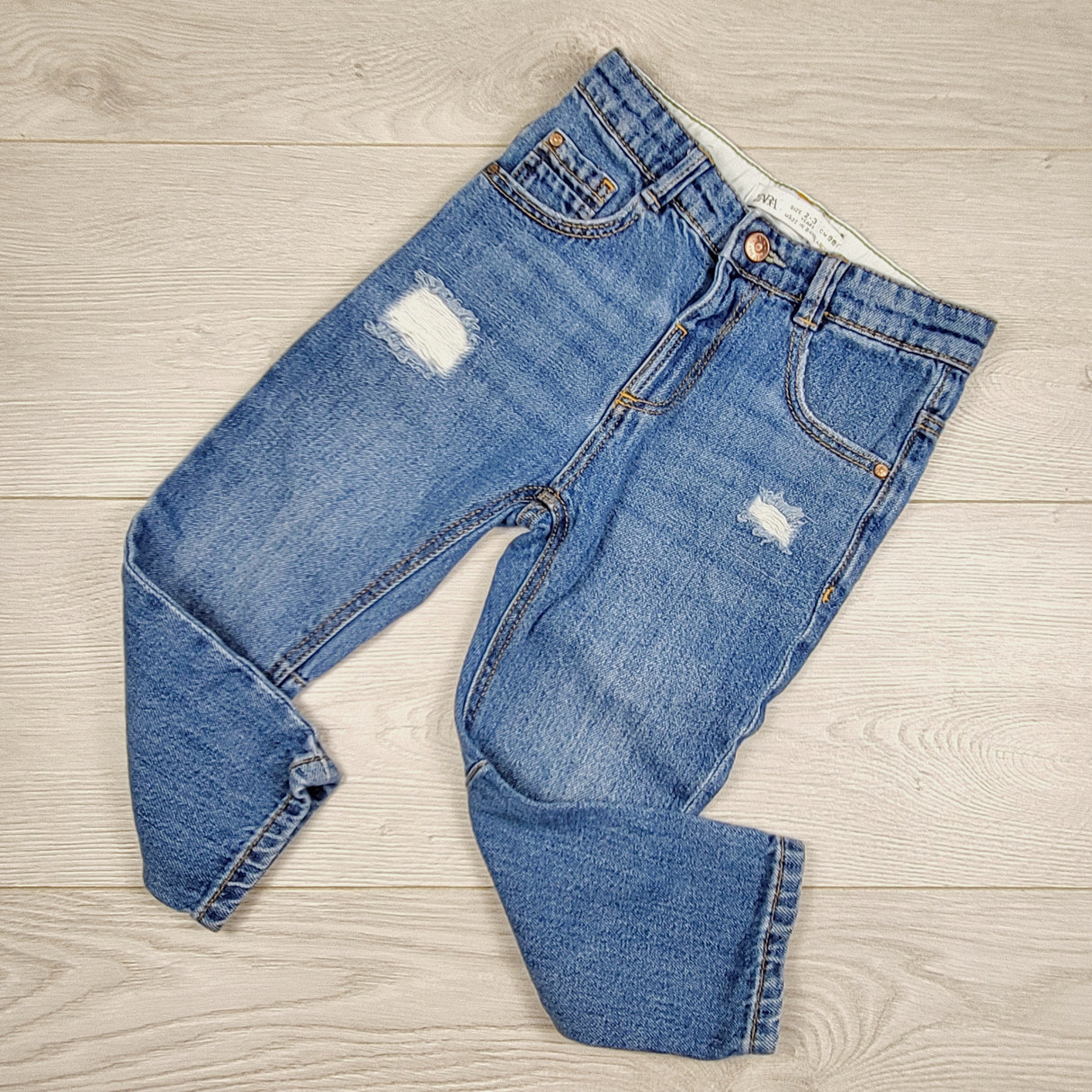 COHI1 - Zara distressed jeans. Size 2/3T