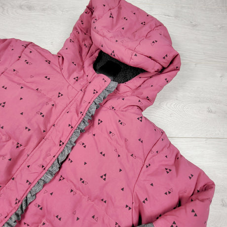 ESZ1 - Peekaboo Beans pink patterned sherpa lined hooded winter coat. Size 6 🍁