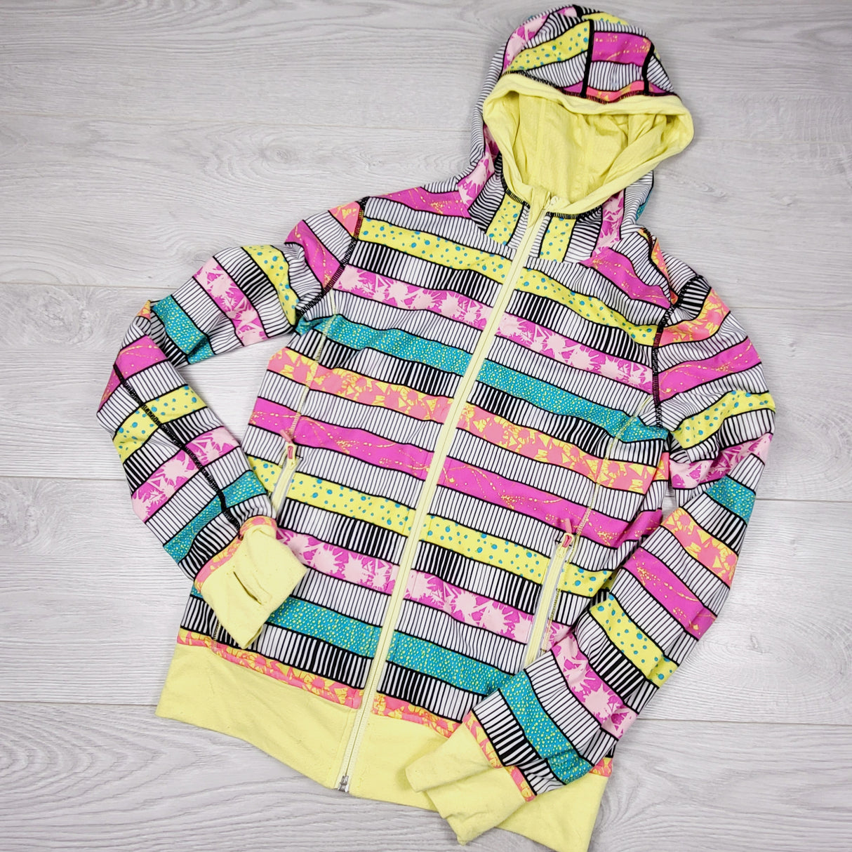 KBRD1 - Ivivva (Lululemon) multi-stripe zip up hoodie. Size 12 🍁