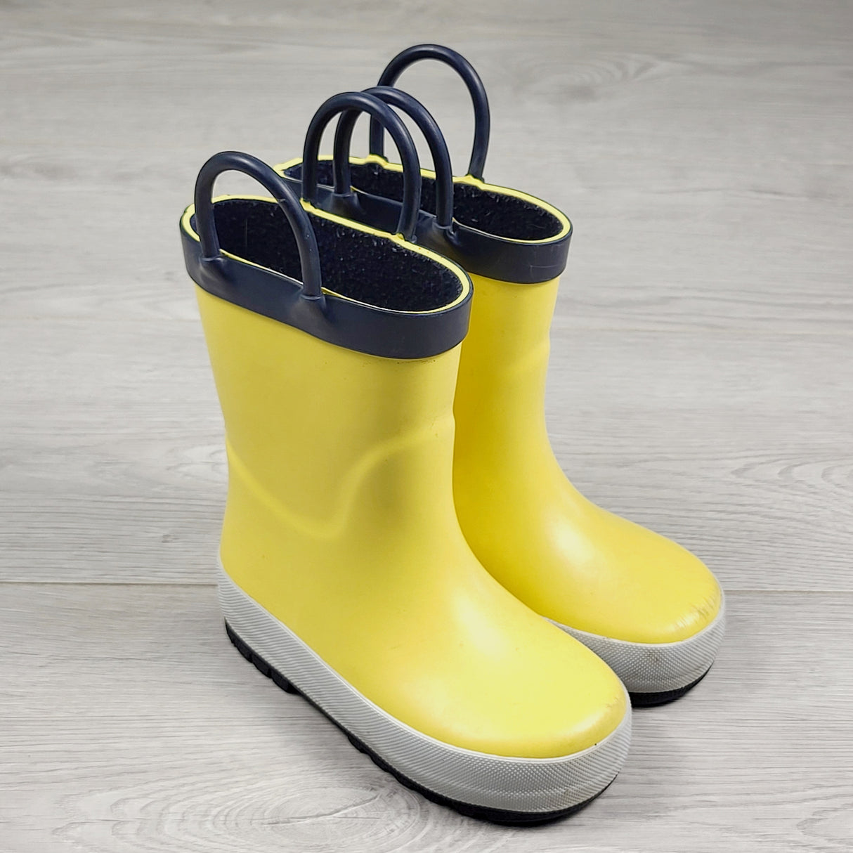 MCX1 - Joe yellow and navy rain boots. Size 5