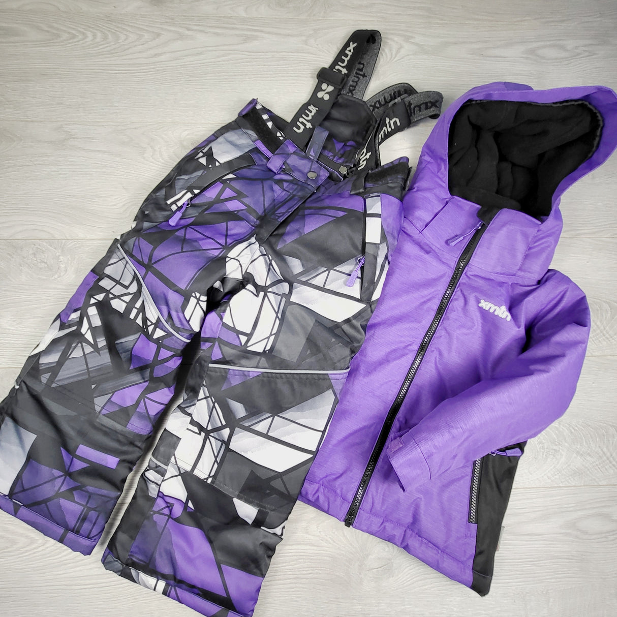 TAMC1 - XMTN purple and black 2pc snowsuit. Size 4T
