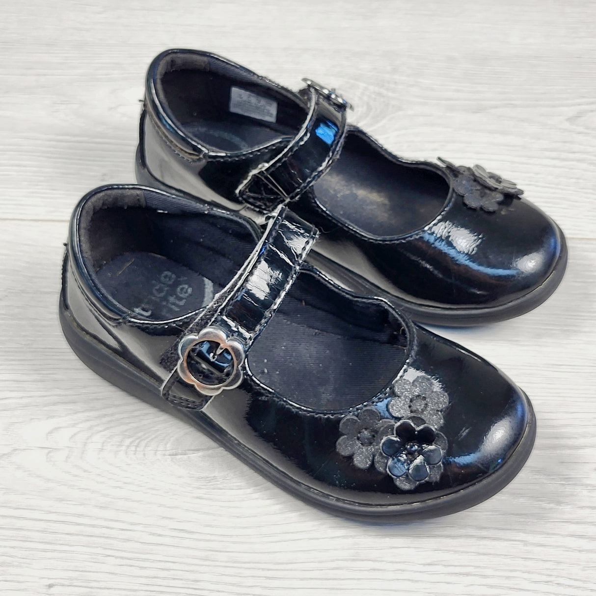 TAMC1 - Stride Rite black patent leather mary jane style shoes. Size 11M