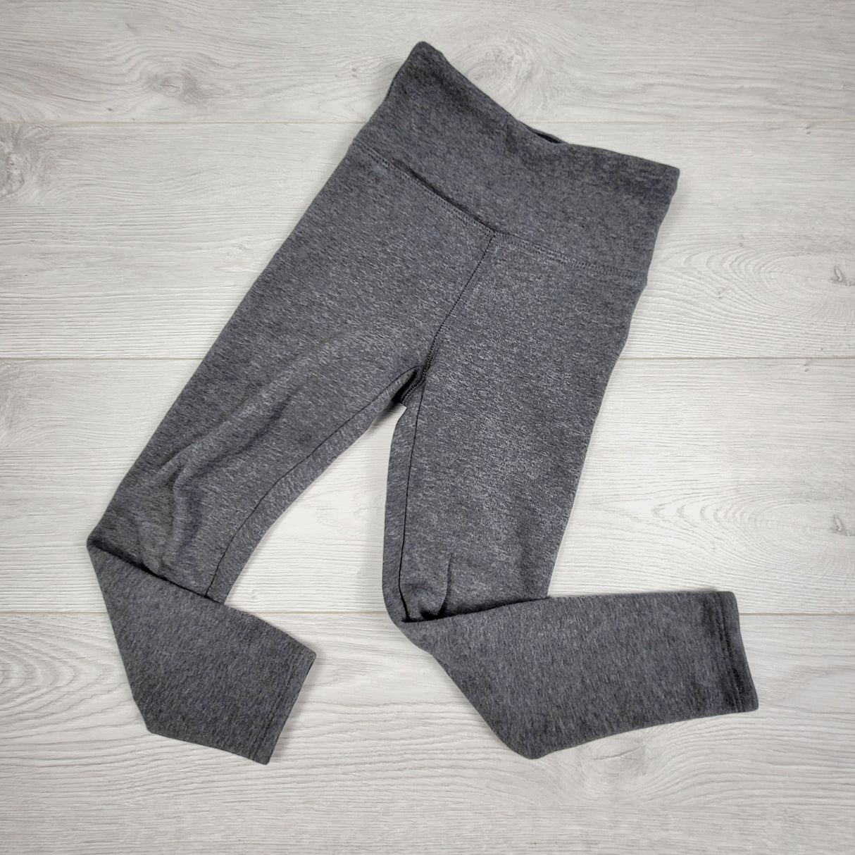 TAMC1 - Tuff Athletics grey cozy lined leggings. Size 6