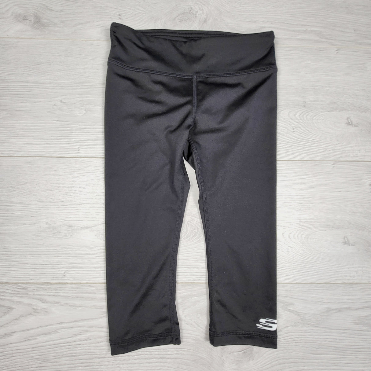 TAMC1 - Skechers black cropped active leggings. Size 6
