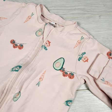 JEPR3 - Pekkle pink zippered cotton vegetable sleeper. Size 18 months 🍁