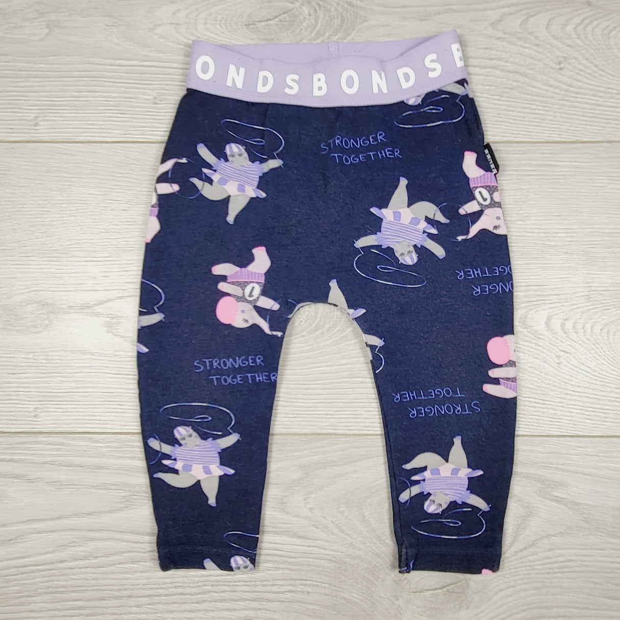 JEPR3 - Bonds navy leggings with elephants. Size 3-6 months