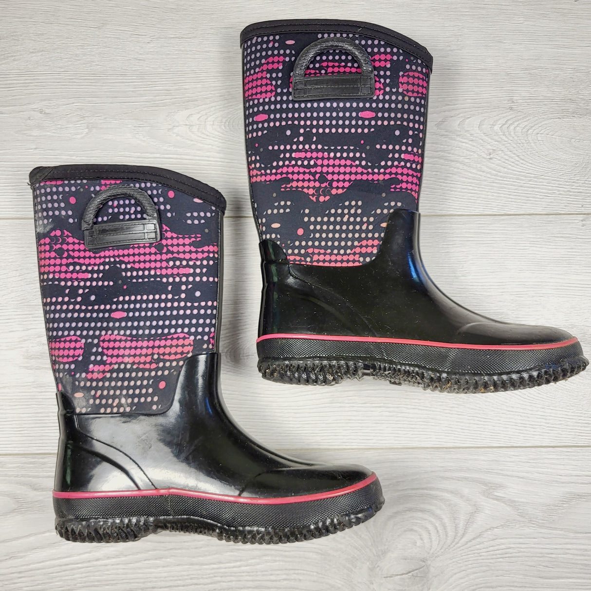 KBRD2 - Black and pink patterned rain boots. Youth size 3