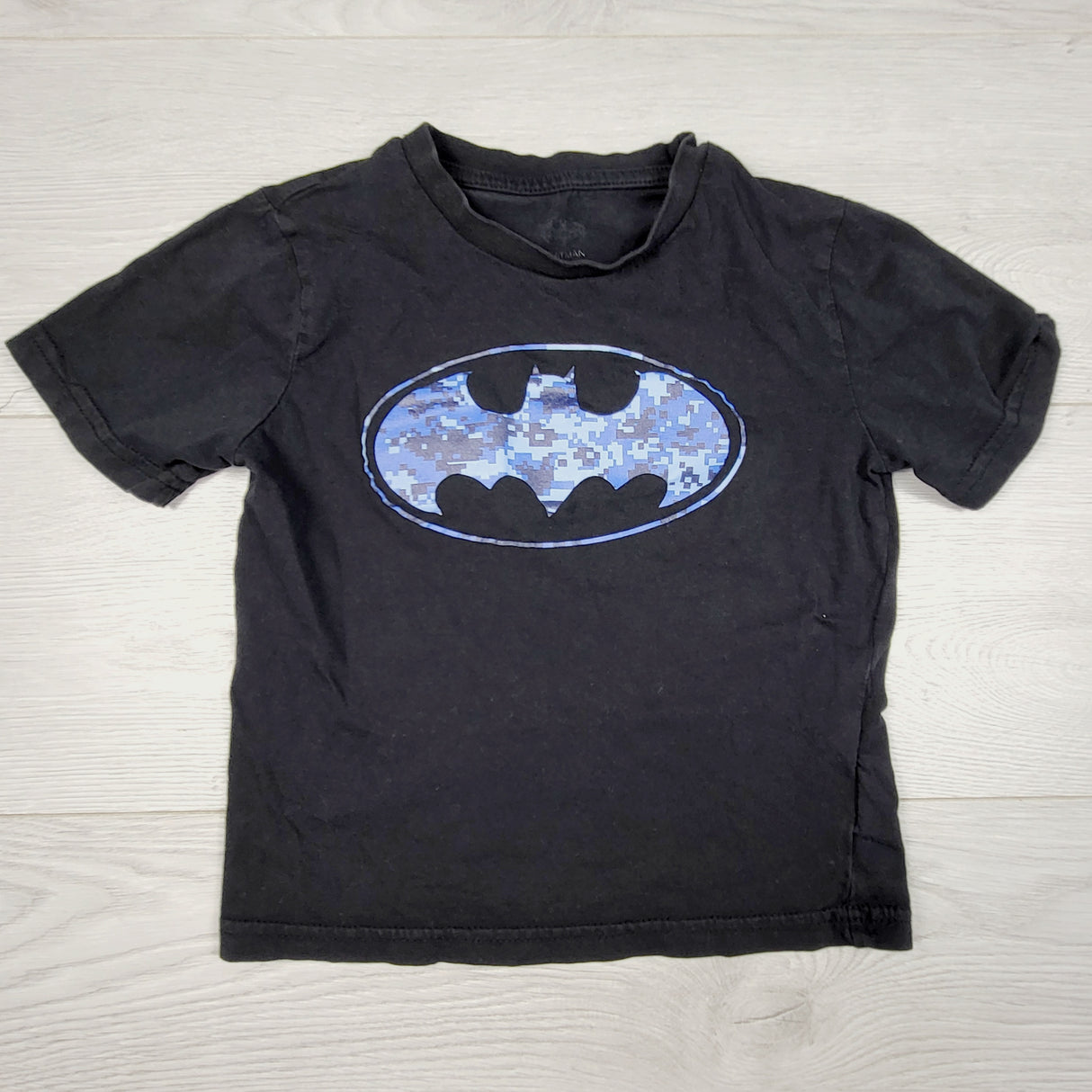 KLJ1 - Black Batman t-shirt. Size XS