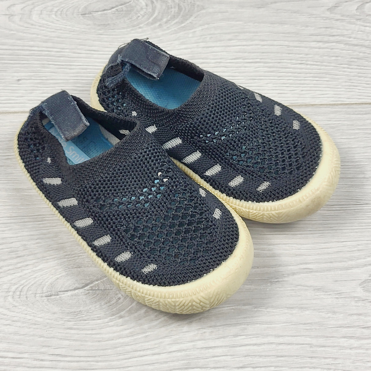 KLJ1 - Jan and Jul black Breeze Knit shoes. Size 5 🍁