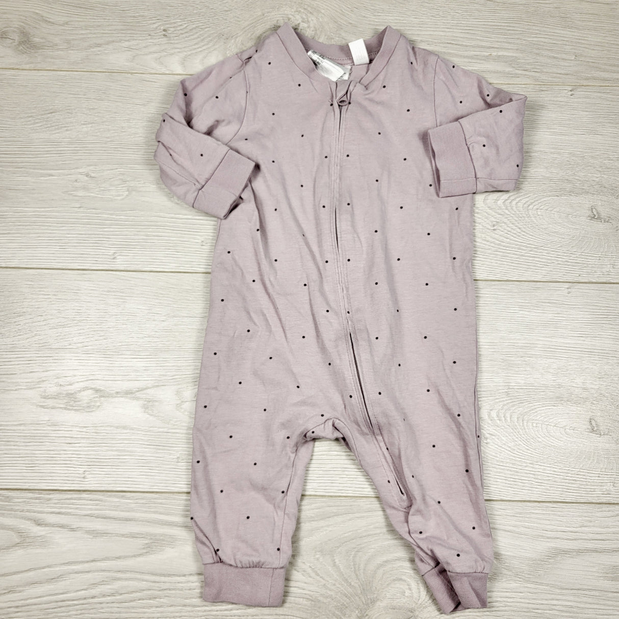 RBEN11 - H and M purple polka dot zippered cotton sleeper. Size 2-4 months