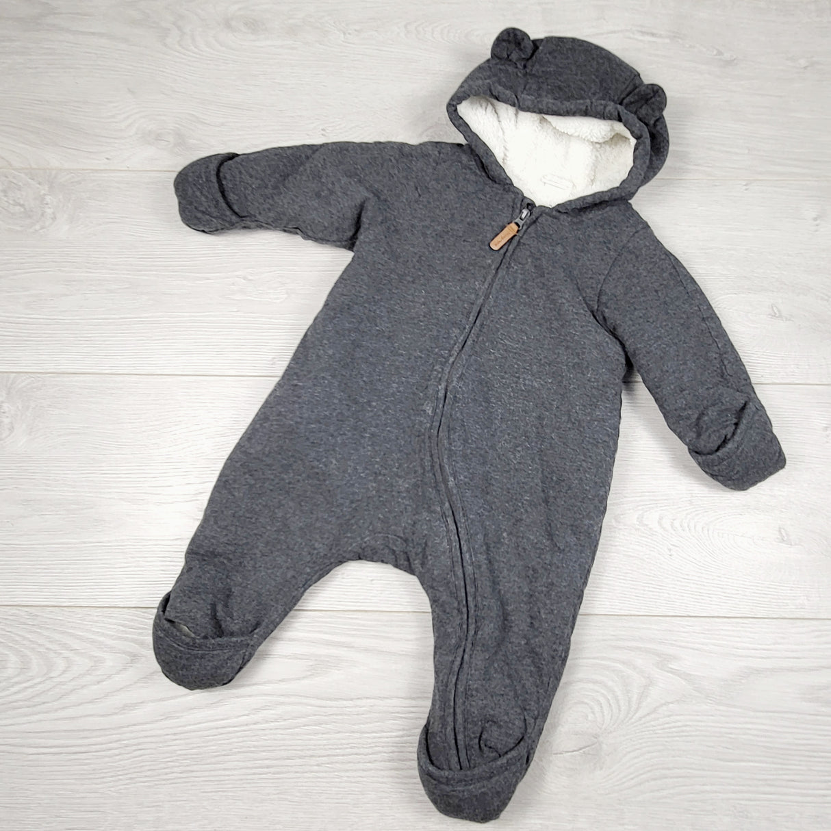 RBEN11 - H and M grey fur lined organic cotton bunting suit. Size 2-4 months