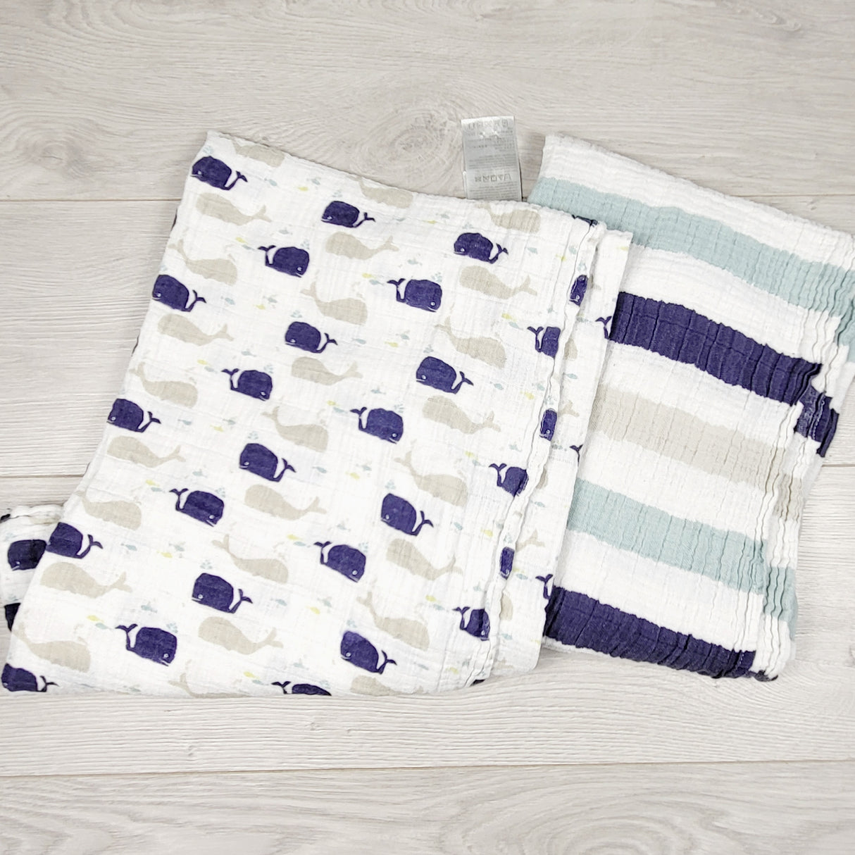 RBEN11 - Aden + Anais pair of muslin swaddle blankets