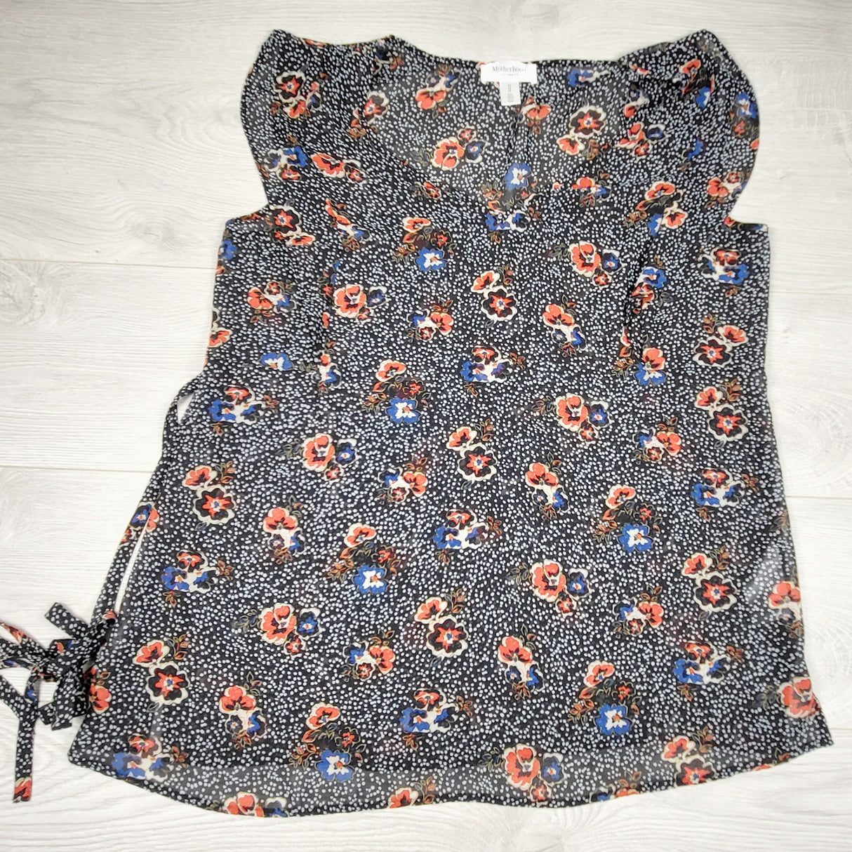 RBEN11 - Motherhood Maternity floral print maternity blouse. Size medium