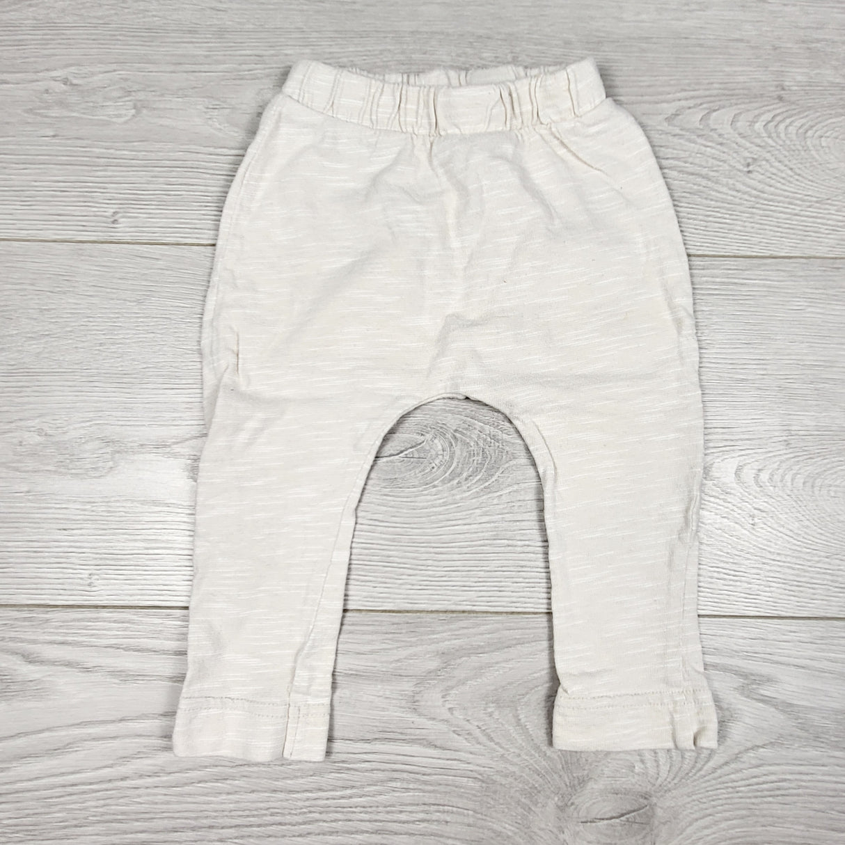 ECRS11 - Old Navy beige cotton pants. Size 3-6 months