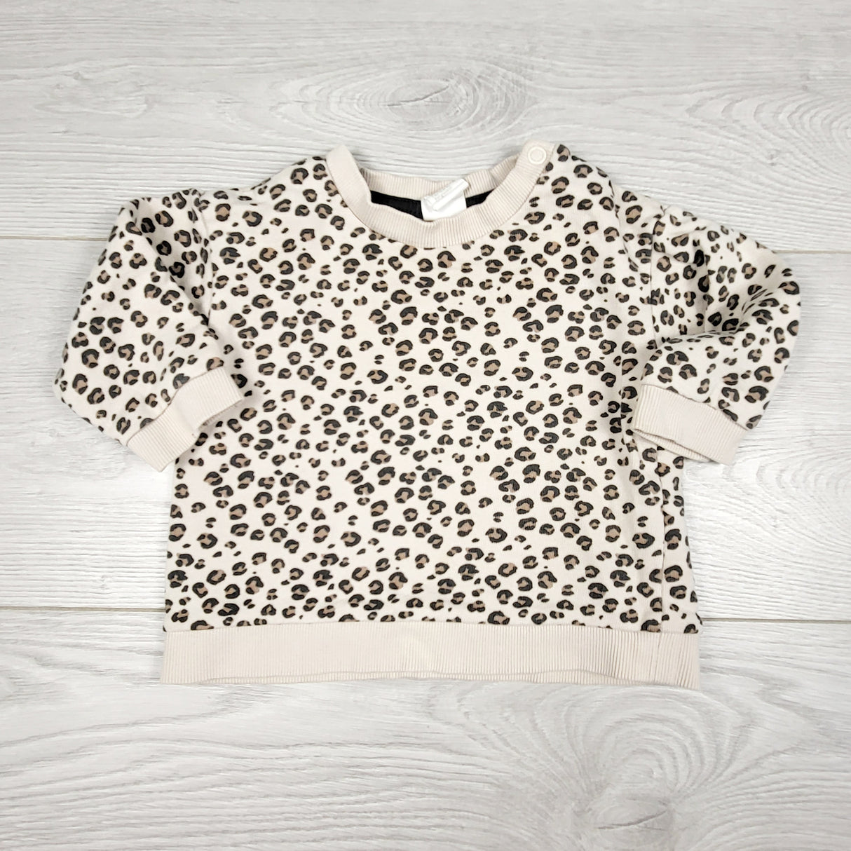 ECRS11 - H and M leopard print sweatshirt. Size 4-6 months
