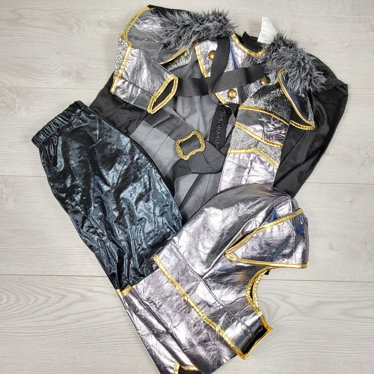 MSK2 - 3pc Knight costume. Size 3/4T