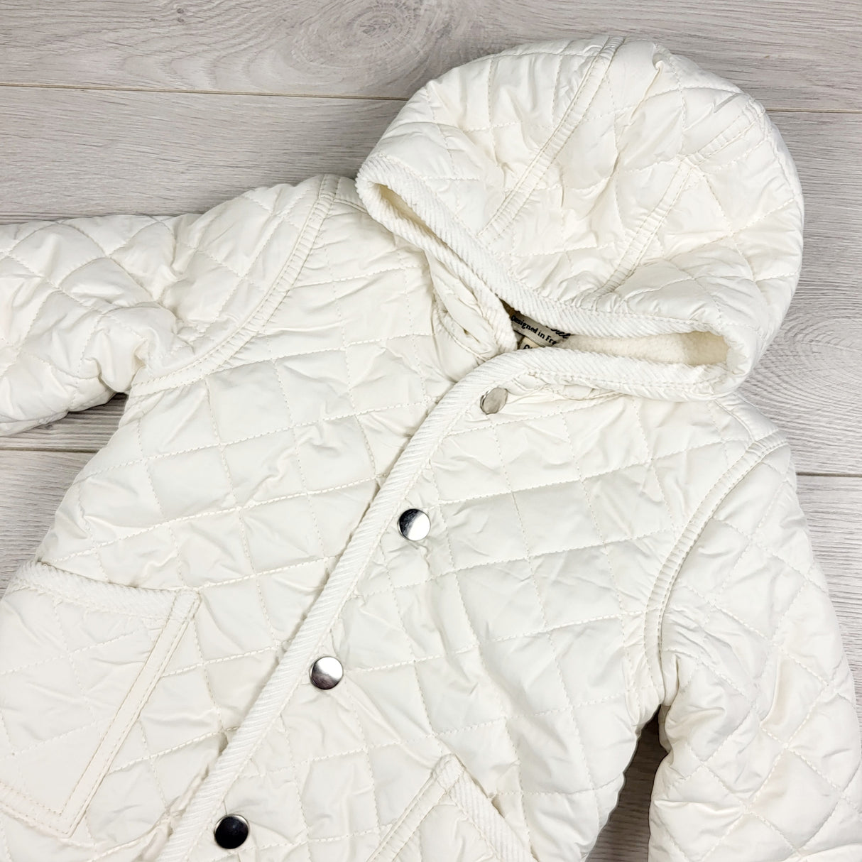 KLJ2 - Leveret white fleece lined quilted bunting suit. Size 6 months