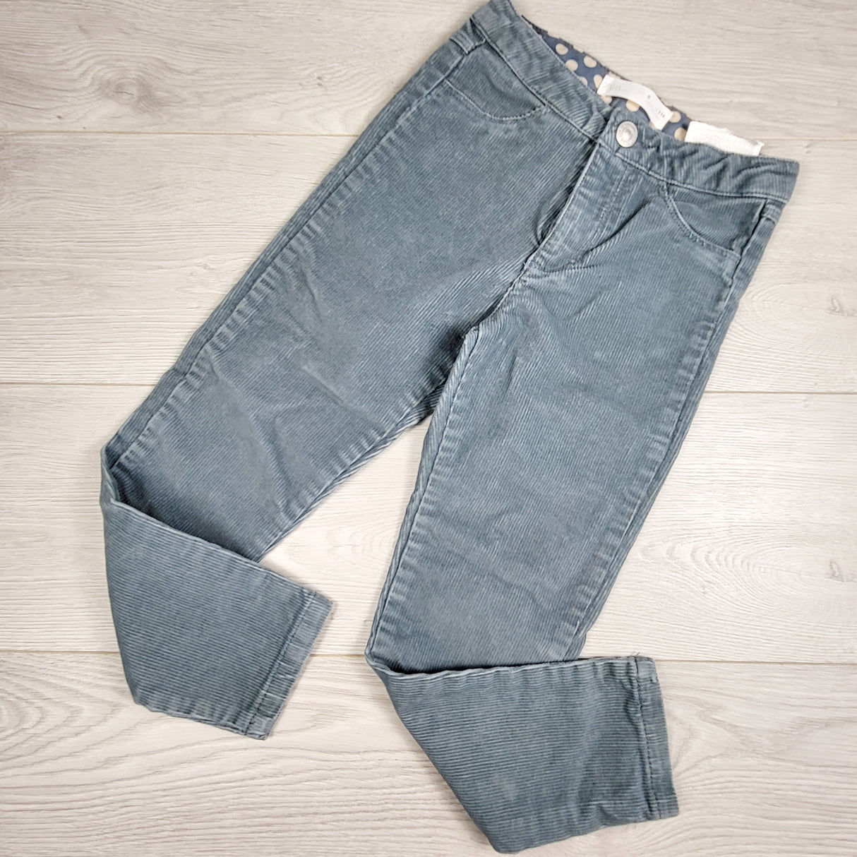 LUGE1 - Zara aqua green corduroy pants. Size 6