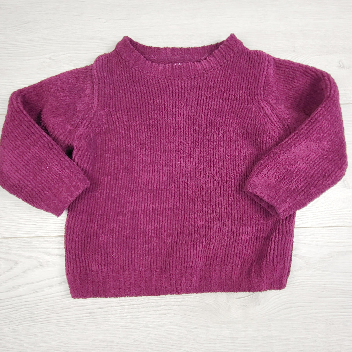 LUGE11 - Outline plum coloured chenille sweater. Size 4T