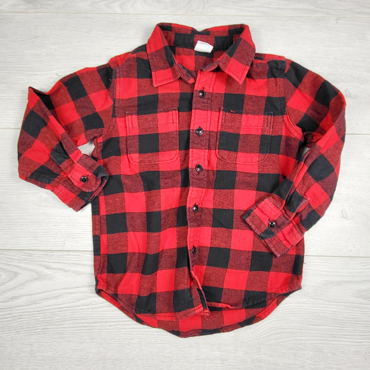 LUGE11 - Gap red buffalo plaid button down shirt. Size 4T